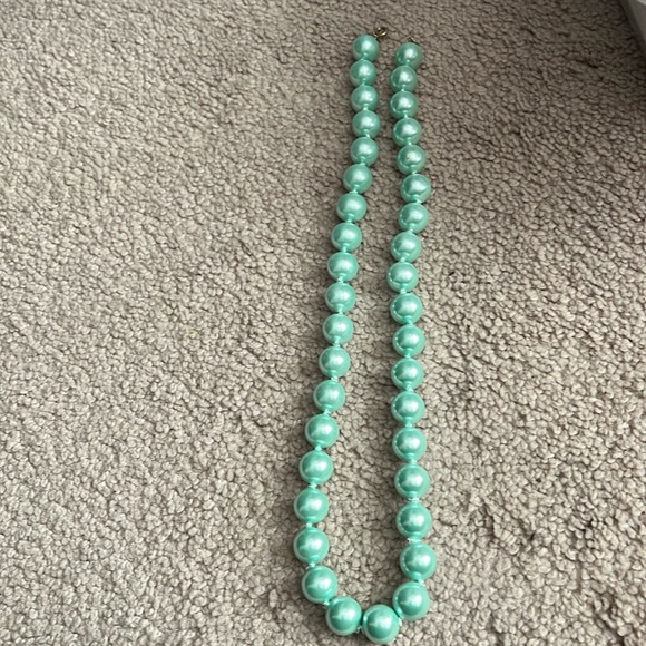Vintage mint green beaded necklace 24 inch - Picture 1 of 4
